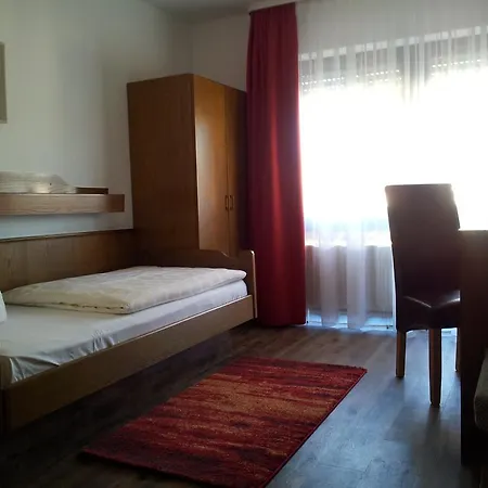 Hotel Waldparkstube Bad Schonborn