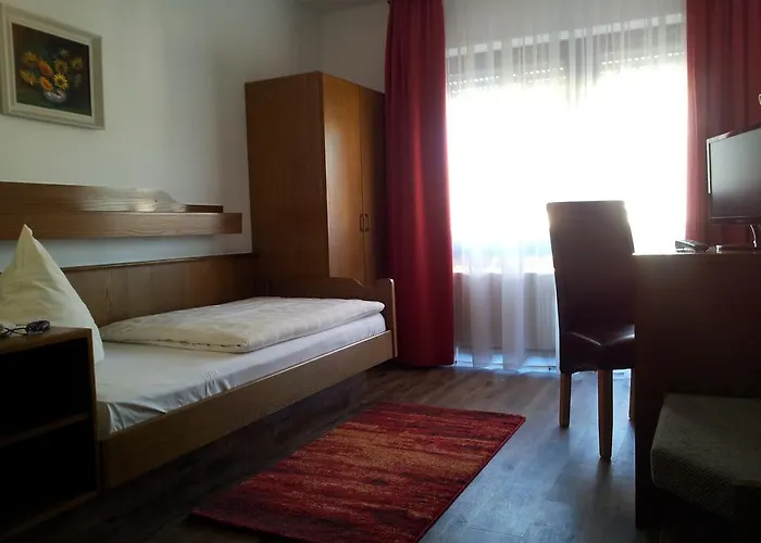 ホテル Waldparkstube バート・シェーンボルン